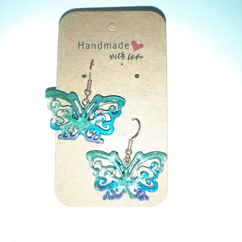 Boucles d'oreilles Papillons – Résine Artisanale & Délicatesse Quotidienne – Image 5
