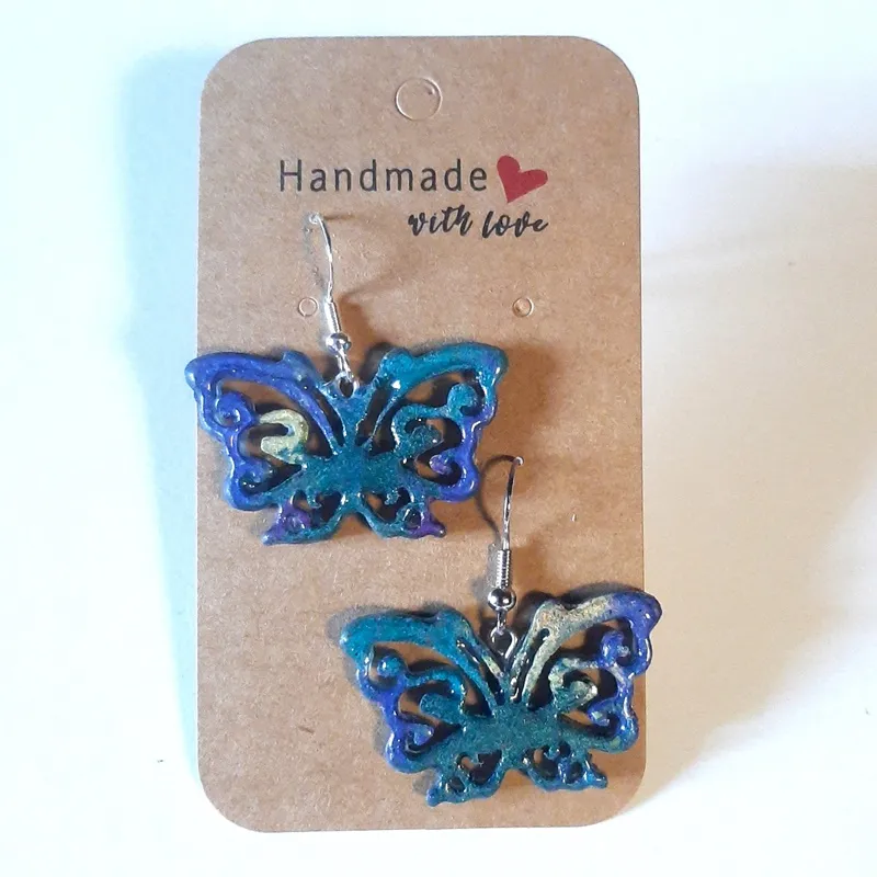 Boucles d'oreilles Papillons – Résine Artisanale & Délicatesse Quotidienne – Image 2
