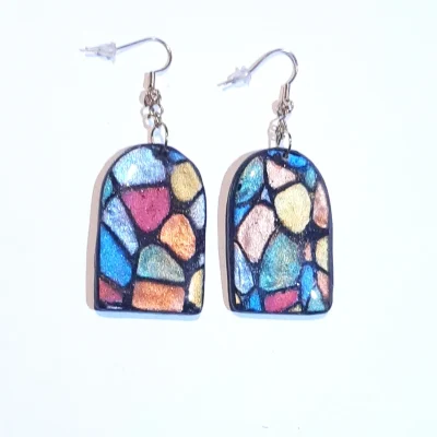 `boucles d'oreilles vitrail pâte polymère`